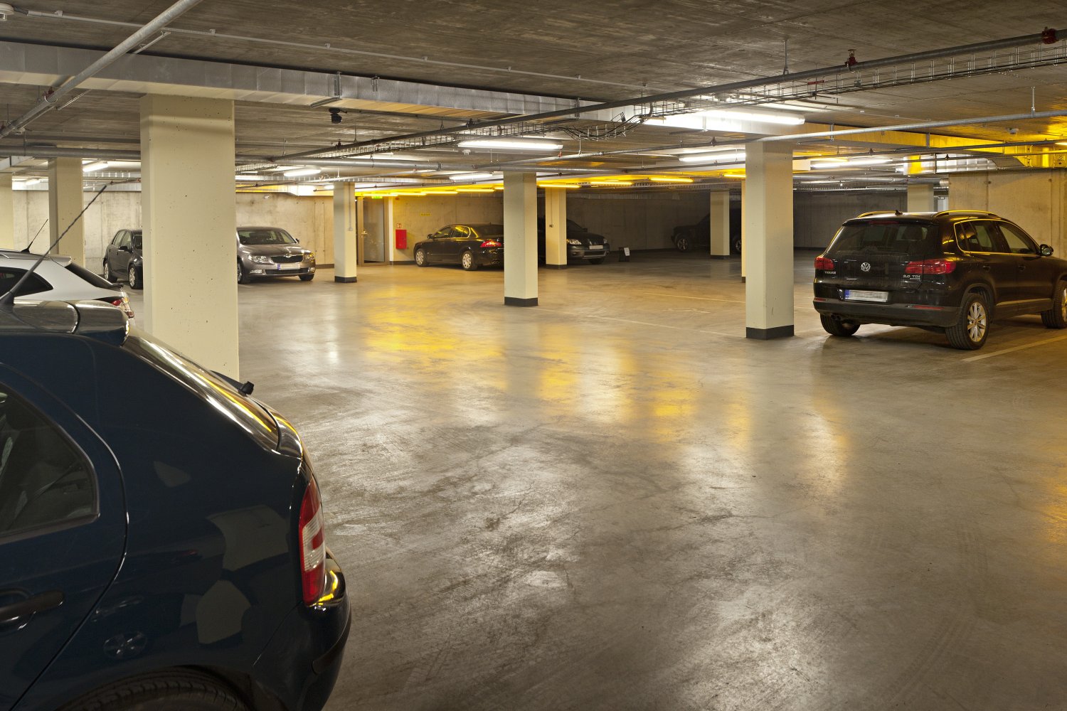 Hotel garage and parkingplace