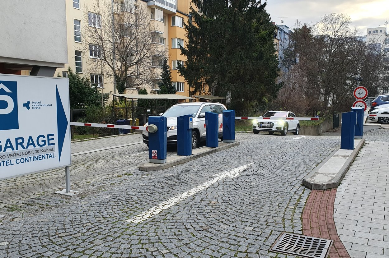 Hotel garage and parkingplace